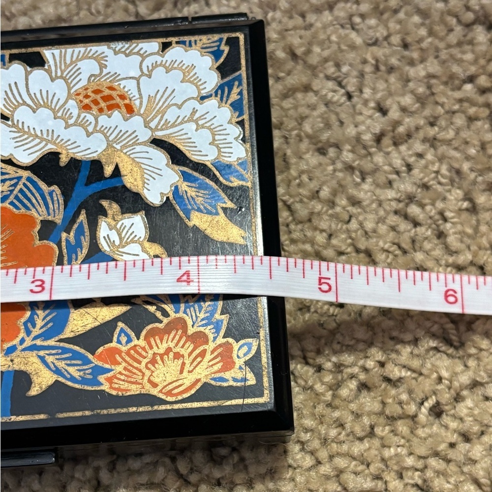 Vintage Faux Lacquer Compact Tissue Case With Mirror - Picture 7 of 8